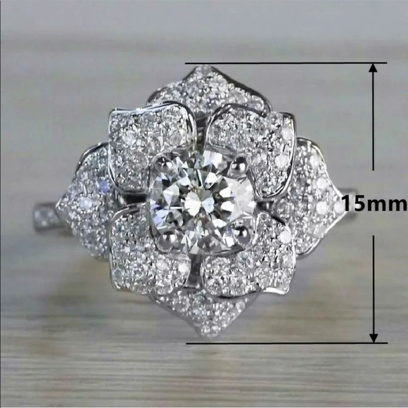 New Elegant 925 Silver flower Diamond Ring - Picture 7 of 7